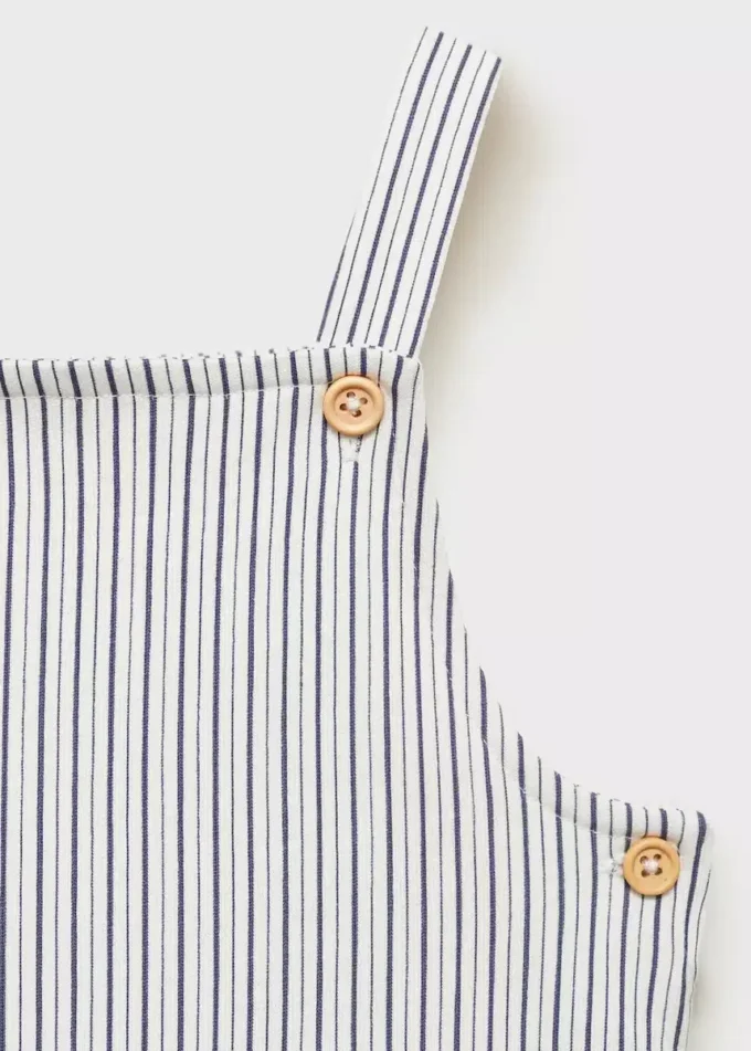 Krótkie ogrodniczki w paski Krótkie ogrodniczki w paski