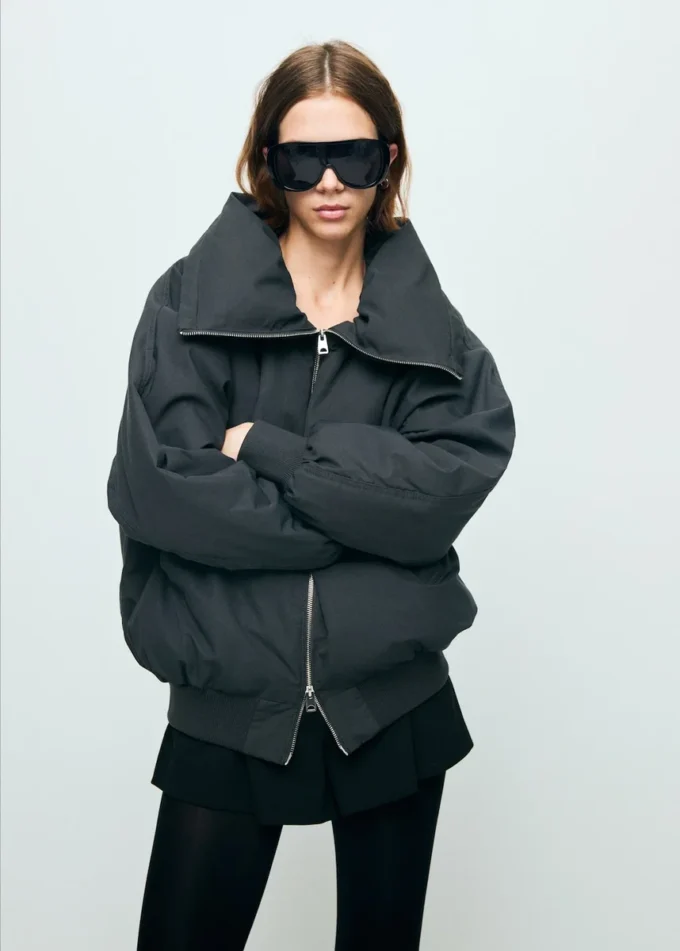 Kurtka bomberka z dekoltem w kształcie lejka Kurtka bomberka z dekoltem w kształcie lejka