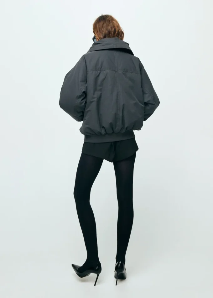 Kurtka bomberka z dekoltem w kształcie lejka Kurtka bomberka z dekoltem w kształcie lejka