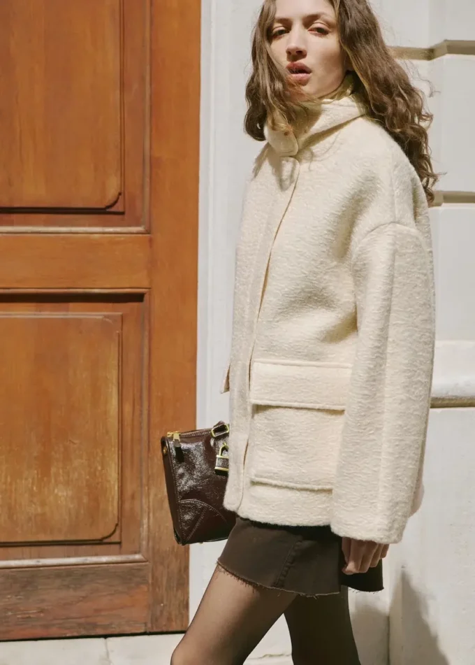 Kurtka bouclé z wysokim kołnierzem Kurtka bouclé z wysokim kołnierzem