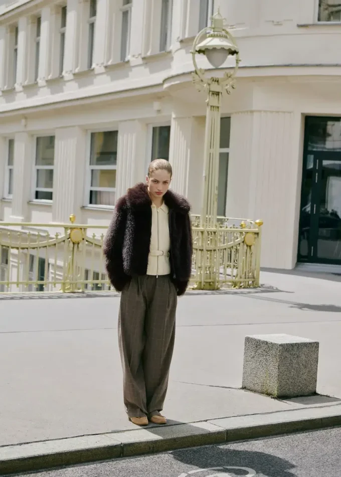 Kurtka z imitacji futra z zamkiem błyskawicznym Kurtka z imitacji futra z zamkiem błyskawicznym