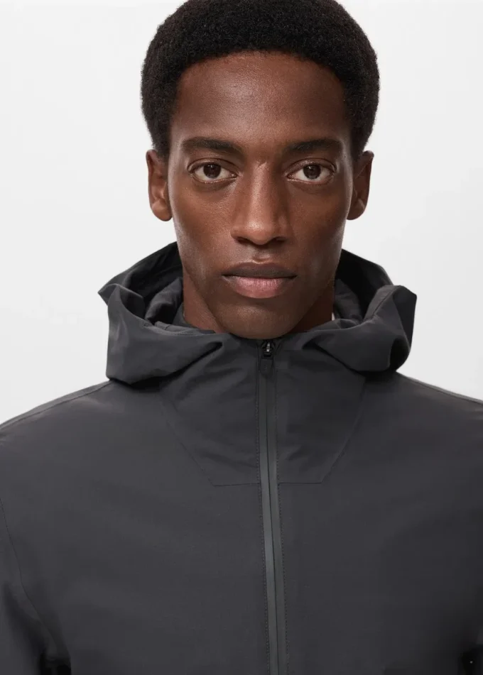 Kurtka z kapturem wodoodporna Kurtka z kapturem wodoodporna