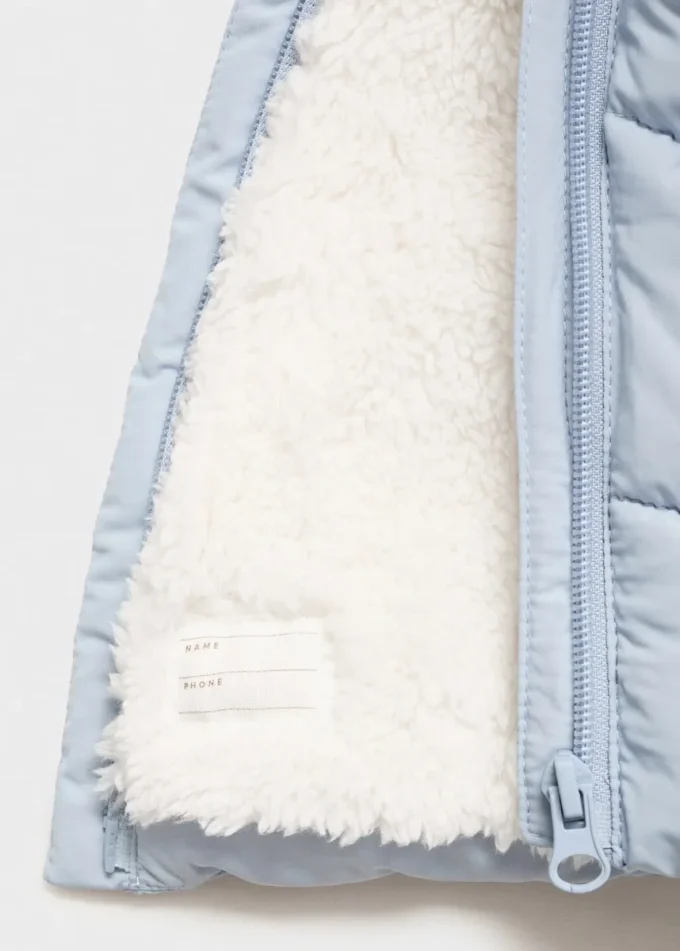 Kurtka z kapturem z efektem owczej skóry Kurtka z kapturem z efektem owczej skóry