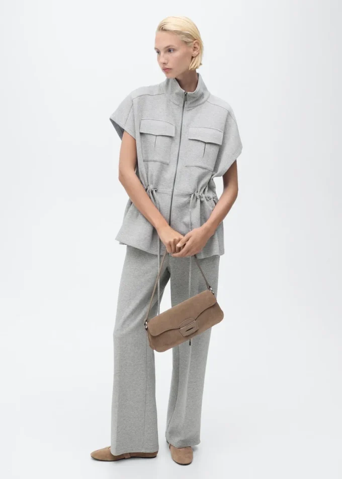 Kurtka z krótkim rękawem i regulowanym paskiem w talii Kurtka z krótkim rękawem i regulowanym paskiem w talii