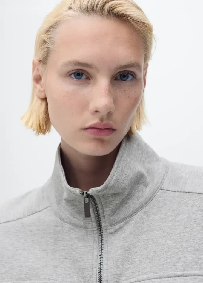 Kurtka z krótkim rękawem i regulowanym paskiem w talii Kurtka z krótkim rękawem i regulowanym paskiem w talii