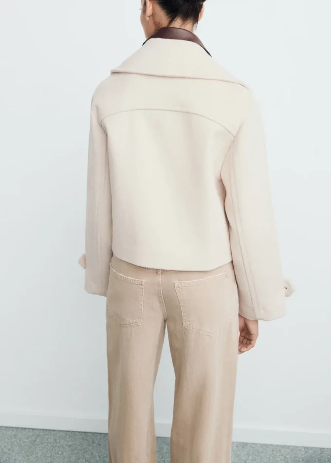 Kurtka z mieszanki wełny z dużymi klapami Kurtka z mieszanki wełny z dużymi klapami