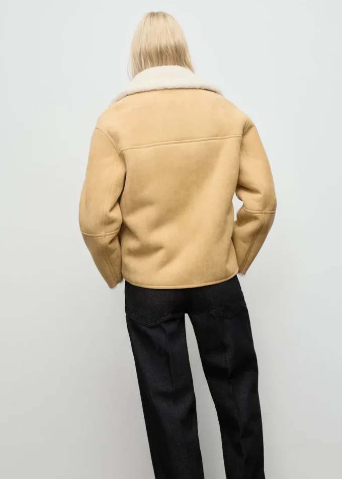 Kurtka ze sztucznej zamszowej skóry z kołnierzem z imitacji owczej skóry Kurtka ze sztucznej zamszowej skóry z kołnierzem z imitacji owczej skóry