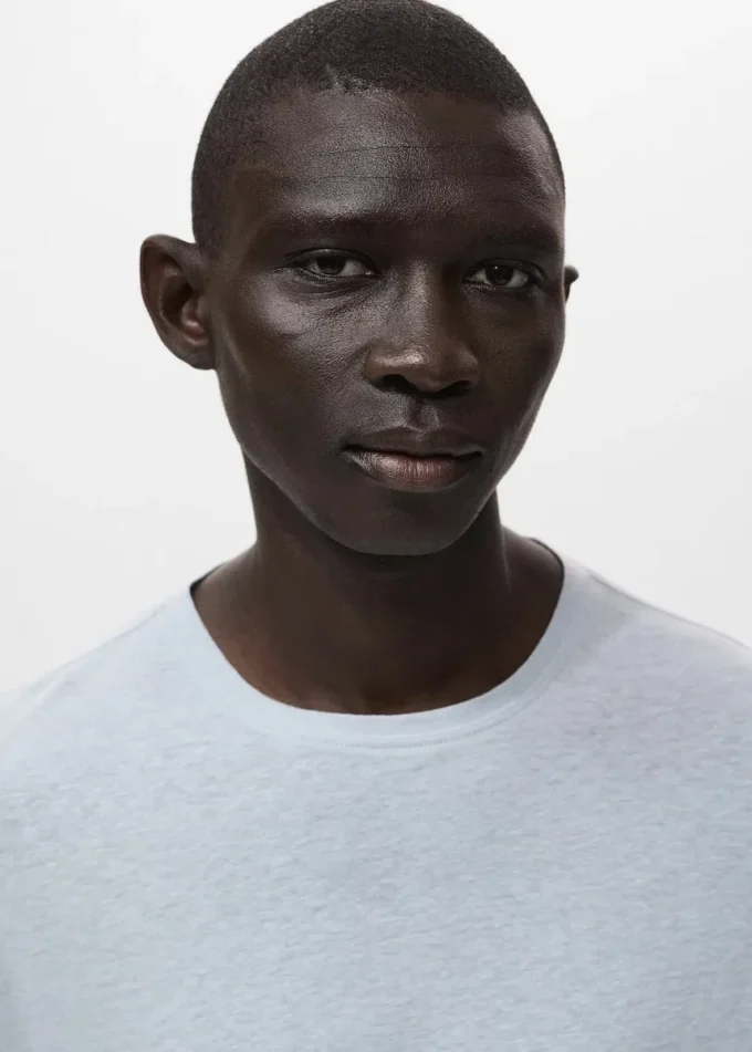 Lniana koszulka o dopasowanym kroju Lniana koszulka o dopasowanym kroju