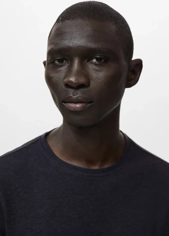 Lniana koszulka o dopasowanym kroju Lniana koszulka o dopasowanym kroju