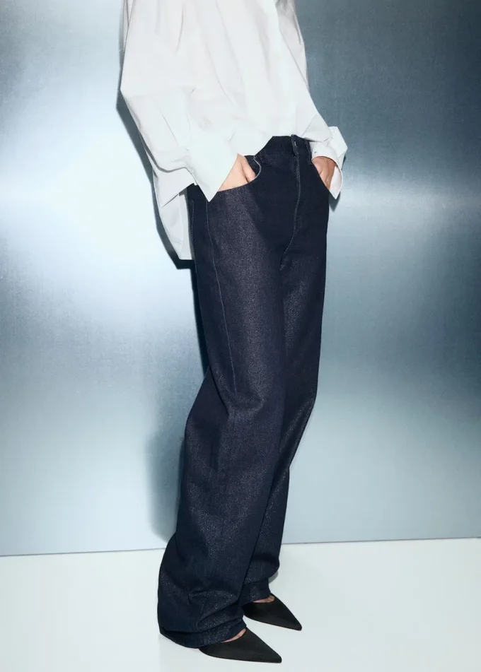 Lśniące jeansy z prostymi nogawkami Lśniące jeansy z prostymi nogawkami