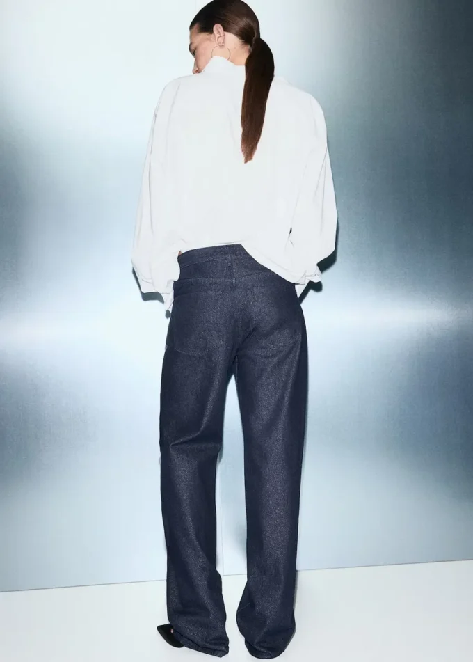 Lśniące jeansy z prostymi nogawkami Lśniące jeansy z prostymi nogawkami