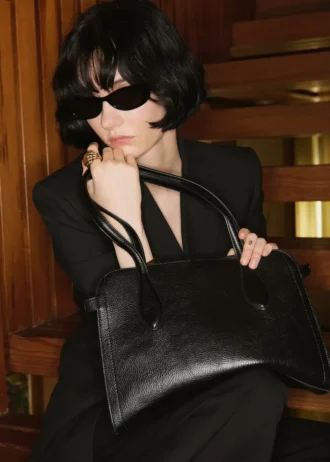 Mała torebka z efektem kamyczkowym