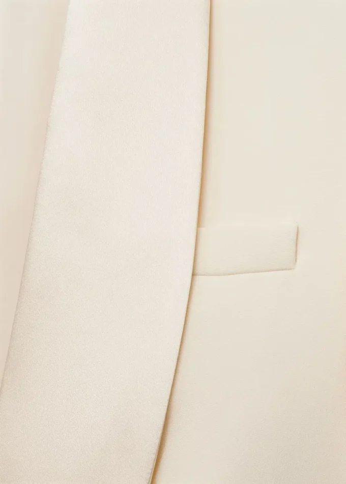 Marynarka garniturowa z satynowymi klapami Marynarka garniturowa z satynowymi klapami