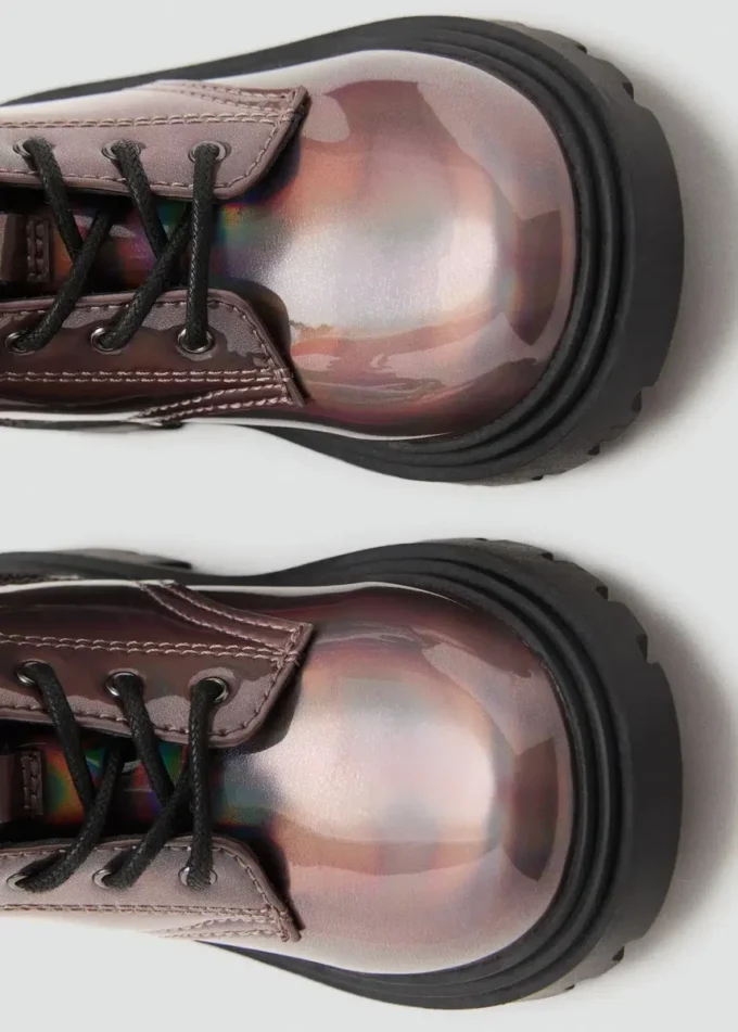 Metaliczne botki zapinane na zamek błyskawiczny