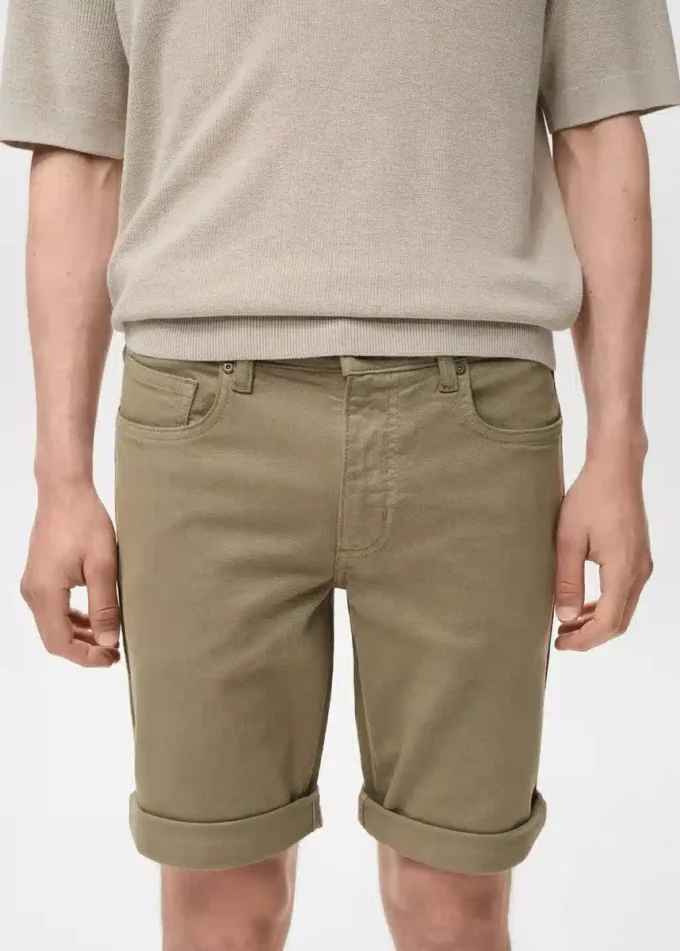 Obcisłe bermudy jeansowe Obcisłe bermudy jeansowe