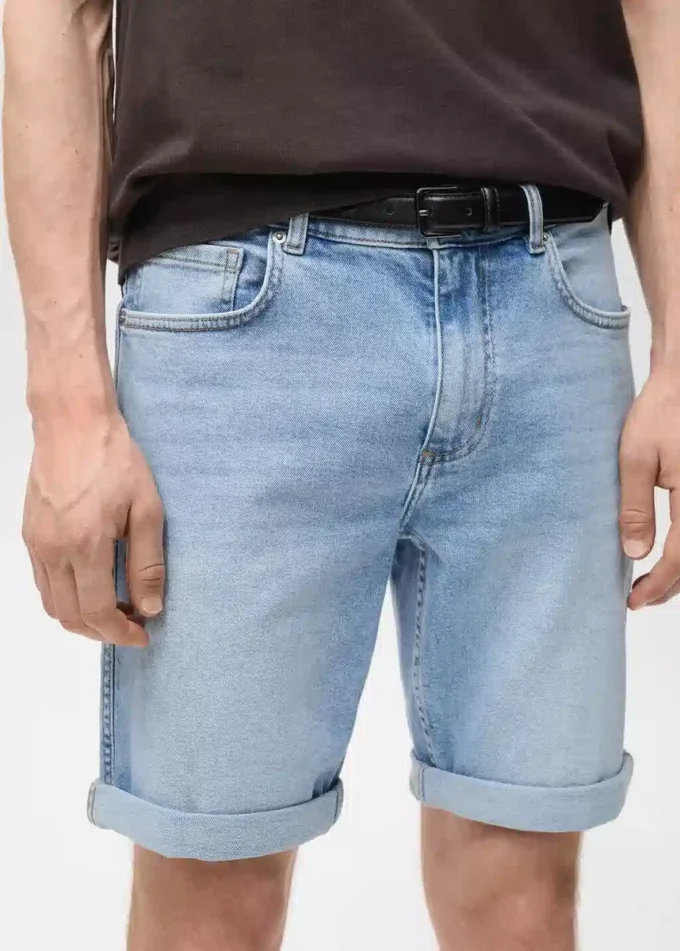 Obcisłe bermudy jeansowe Obcisłe bermudy jeansowe