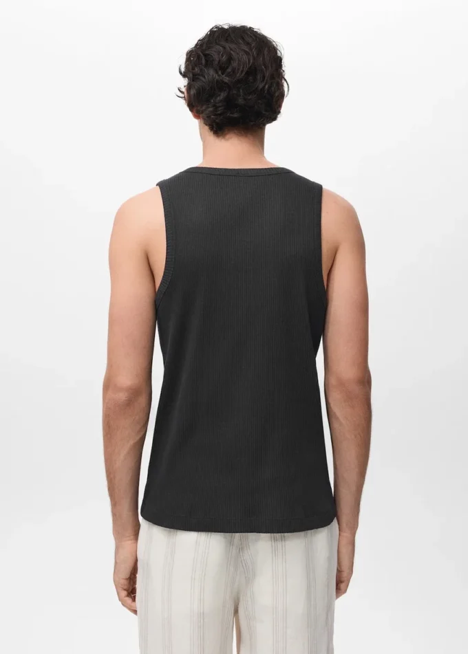 Odsłonięta koszulka z prążkowanym wykończeniem Odsłonięta koszulka z prążkowanym wykończeniem