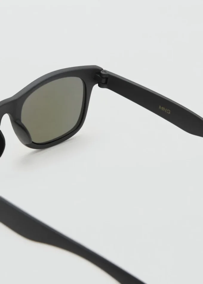 Okulary przeciwsłoneczne w kształcie kwadratu Okulary przeciwsłoneczne w kształcie kwadratu