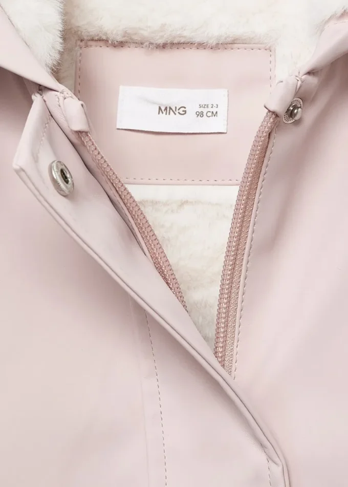 Płaszcz gumowany z podszewką imitującą futro Płaszcz gumowany z podszewką imitującą futro