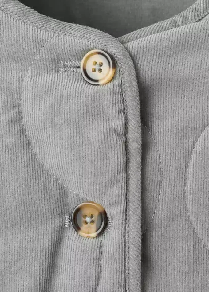 Płaszcz pikowany z tkaniny sztruksowej