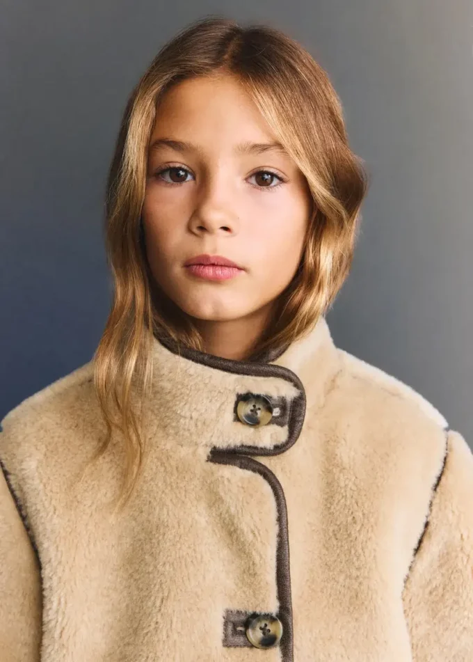 Płaszcz ze sztucznego futra z guzikami Płaszcz ze sztucznego futra z guzikami