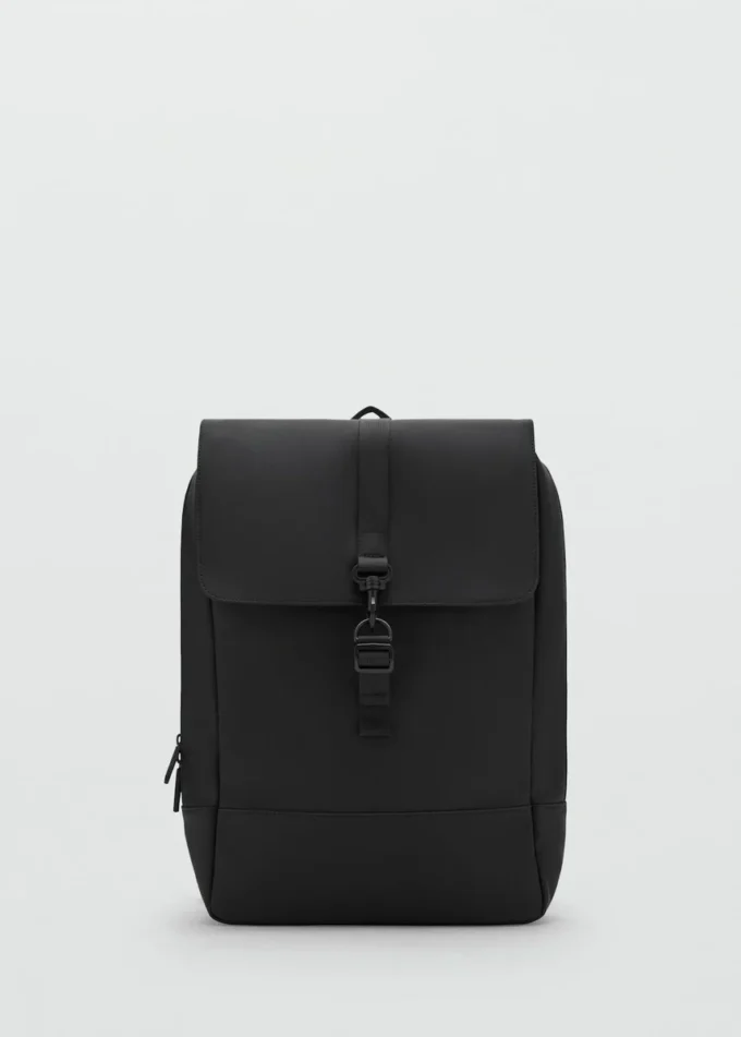 Płócienny plecak z gumowanym wykończeniem i klapką Płócienny plecak z gumowanym wykończeniem i klapką