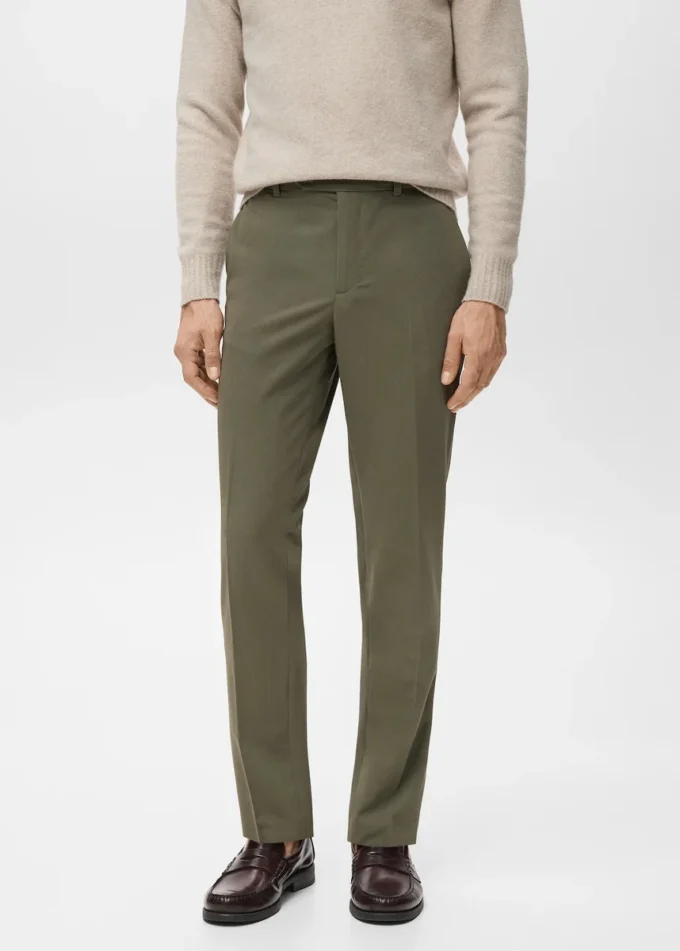 Plisowane spodnie o dopasowanym kroju Plisowane spodnie o dopasowanym kroju