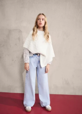 Ponczo z dzianiny warkoczowej