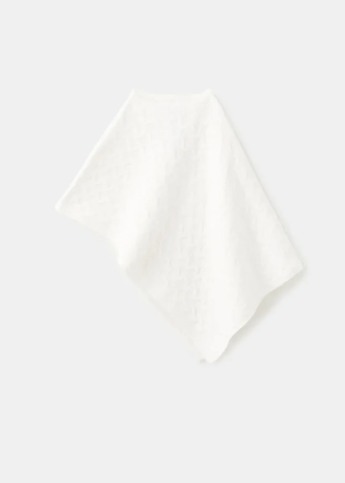 Ponczo z dzianiny warkoczowej Ponczo z dzianiny warkoczowej