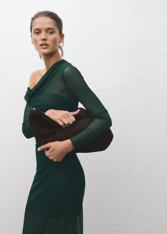 Półprzezroczysta asymetryczna sukienka Półprzezroczysta asymetryczna sukienka