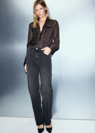 Półprzezroczysta bluzka z naszywkami