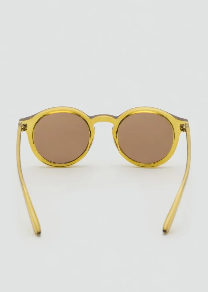 Półprzezroczyste okulary przeciwsłoneczne Półprzezroczyste okulary przeciwsłoneczne