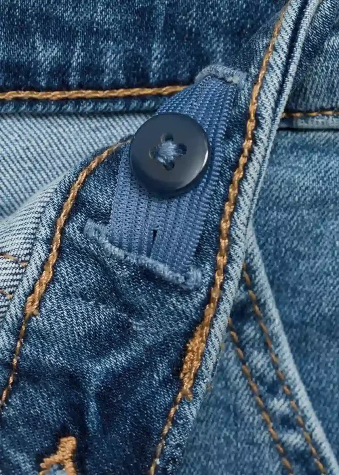 Proste jeansy z kieszeniami Proste jeansy z kieszeniami