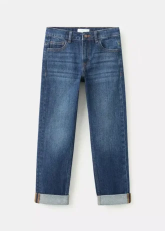 Proste jeansy z podwiniętymi nogawkami