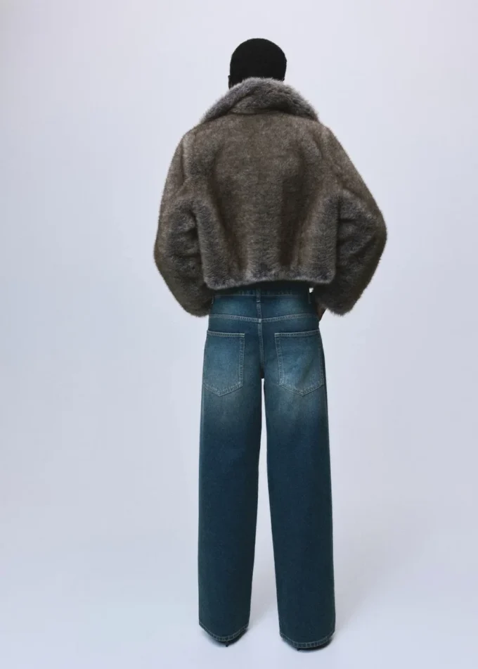 Proste jeansy z ćwiekami Proste jeansy z ćwiekami