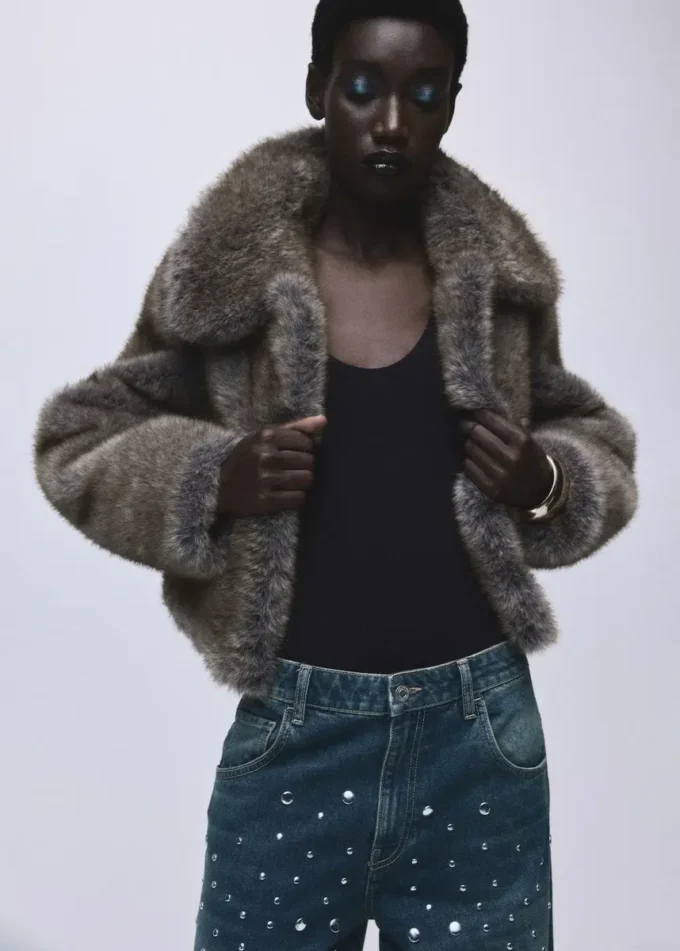 Proste jeansy z ćwiekami Proste jeansy z ćwiekami