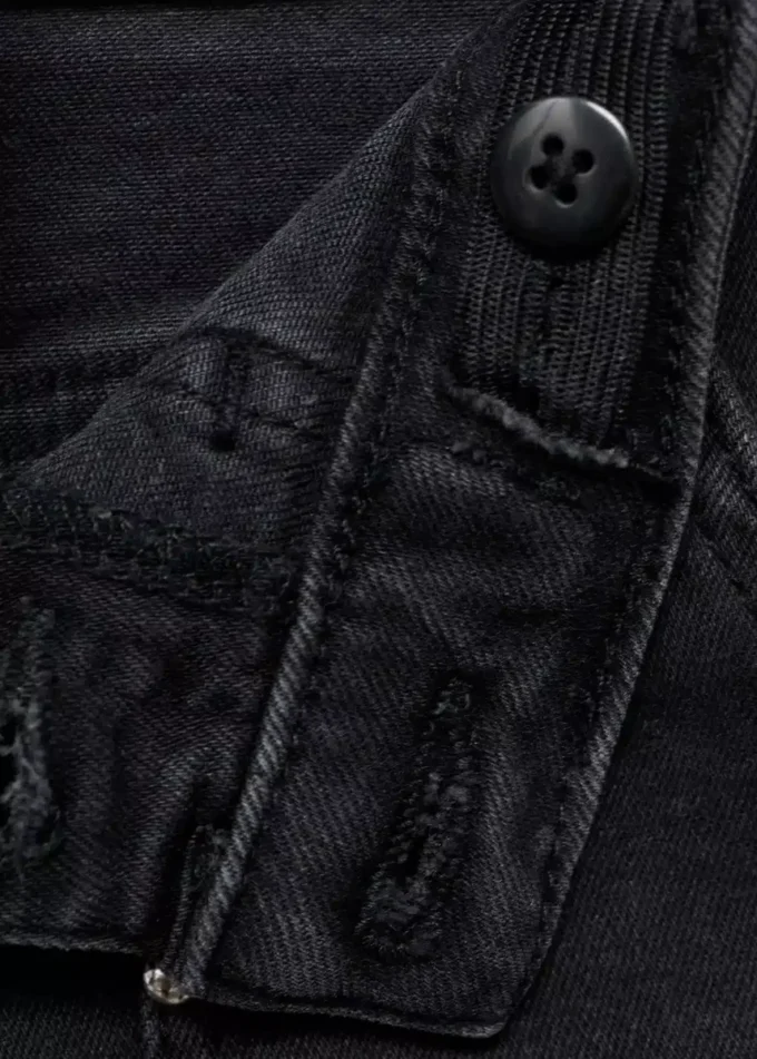 Proste jeansy z ćwiekami Proste jeansy z ćwiekami