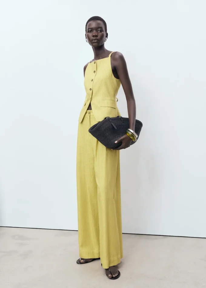 Proste spodnie garniturowe w paski Proste spodnie garniturowe w paski