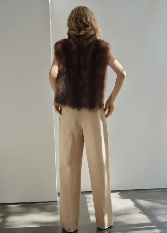 Proste spodnie jeansowe z zakładkami Proste spodnie jeansowe z zakładkami