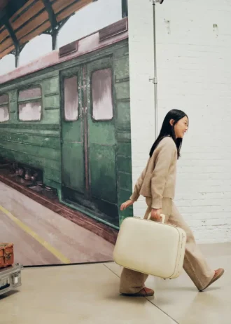 Dzianinowy sweter z prążkowanym wykończeniem