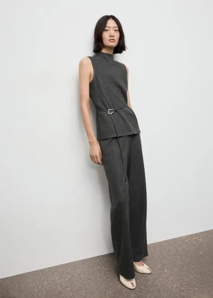 Proste spodnie z elastyczną talią Proste spodnie z elastyczną talią