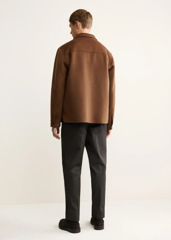 Ręcznie wykonana wełniana kurtka z zamkiem błyskawicznym Ręcznie wykonana wełniana kurtka z zamkiem błyskawicznym