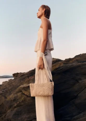 Średniej wielkości pleciona torba na ramię