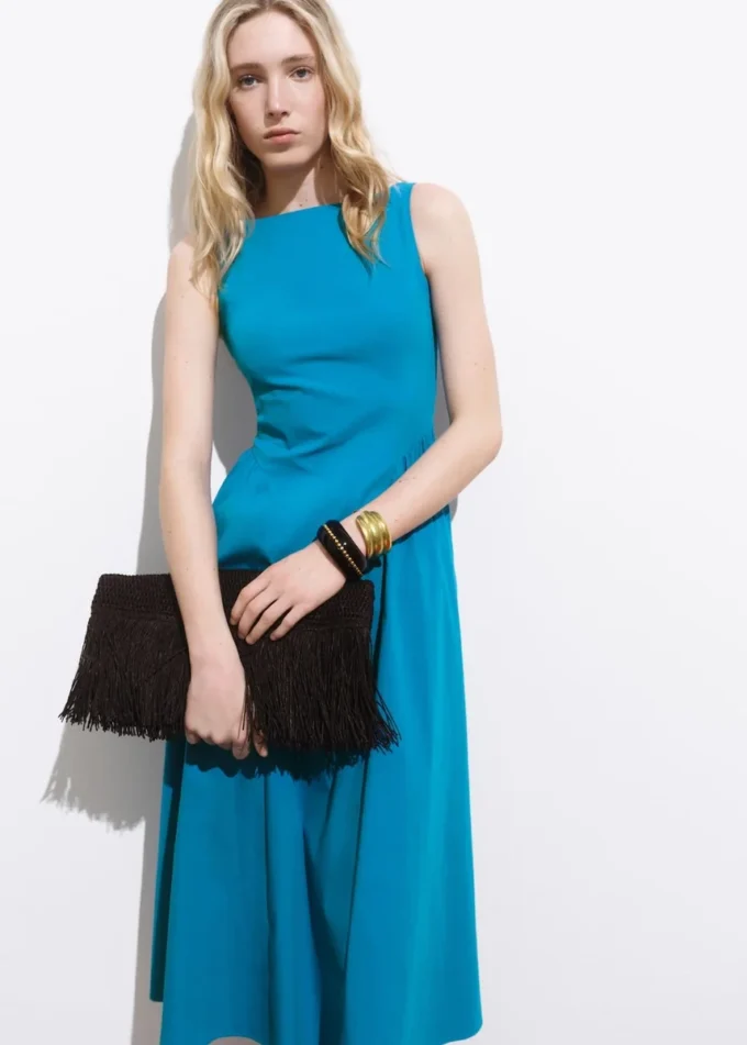 Rozkloszowana sukienka midi Rozkloszowana sukienka midi