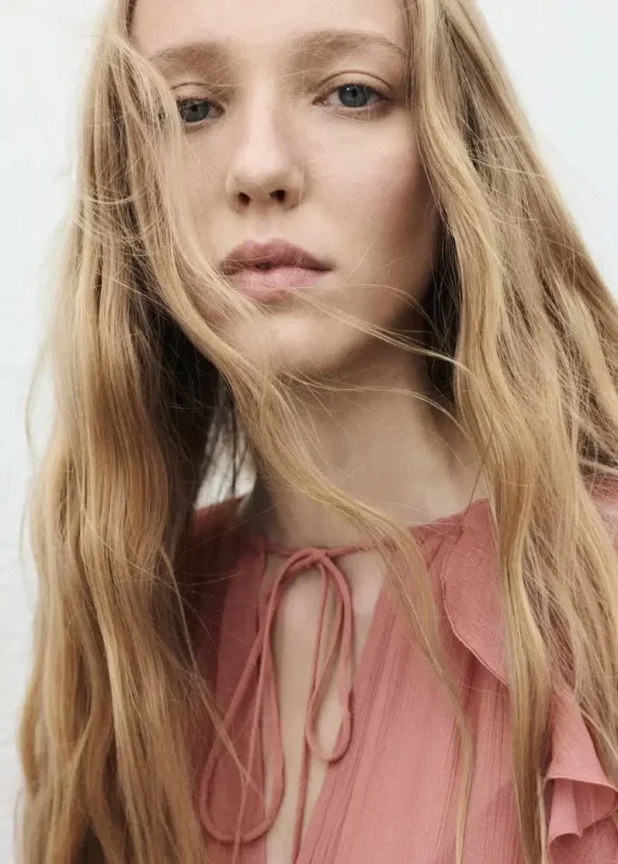 Rozkloszowana sukienka z marszczonymi rękawami Rozkloszowana sukienka z marszczonymi rękawami