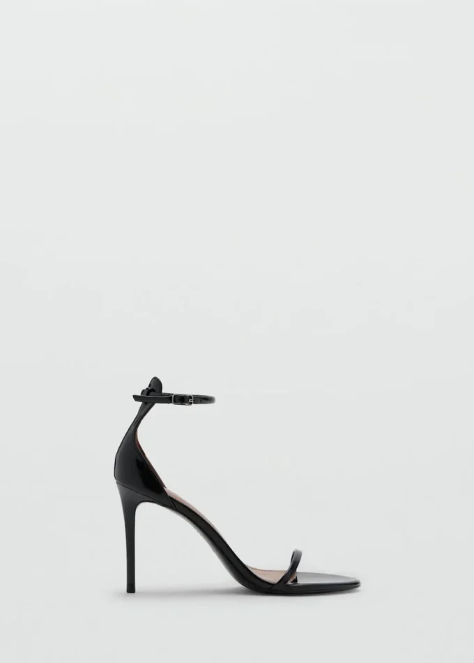 Sandały na obcasie z paskami Sandały na obcasie z paskami