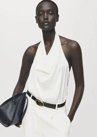 Satynowa bluzka z drapowanym dekoltem Satynowa bluzka z drapowanym dekoltem