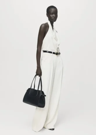 Satynowa bluzka z drapowanym dekoltem Satynowa bluzka z drapowanym dekoltem