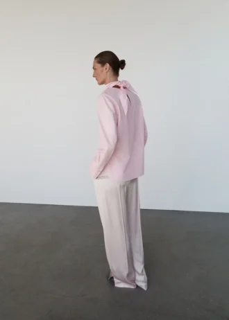 Satynowe spodnie z bocznymi rozcięciami Satynowe spodnie z bocznymi rozcięciami