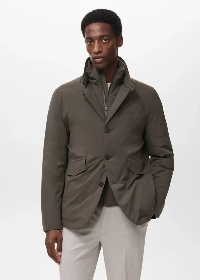 Składana, wodoodporna, pikowana kurtka Thermolite®. Składana, wodoodporna, pikowana kurtka Thermolite®.